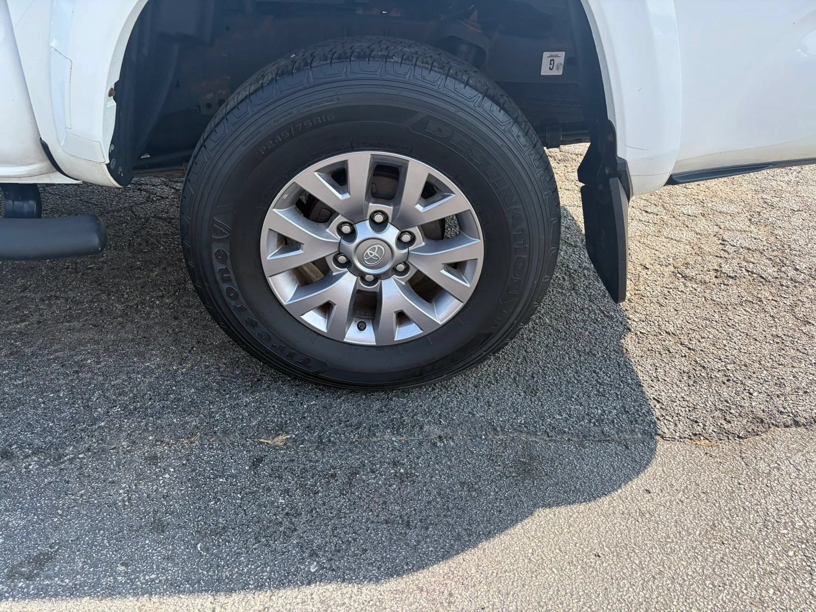 Used 2019 Toyota Tacoma SR5 AWD/4WD image 12