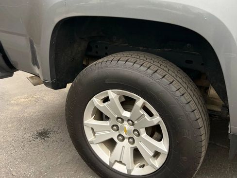 Used 2022 Chevrolet Colorado LT w/ Safety Package image 11