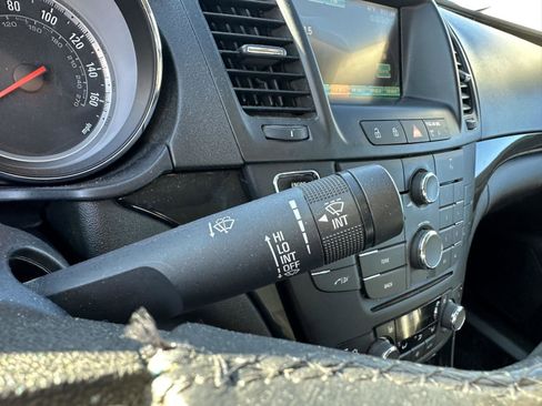 Used 2013 Buick Regal Premium image 26