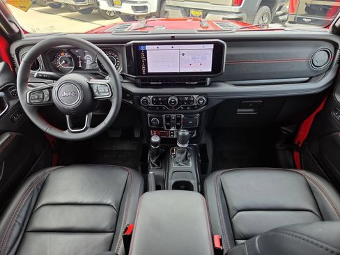 Used 2024 Jeep Wrangler Unlimited Rubicon AWD/4WD image 9