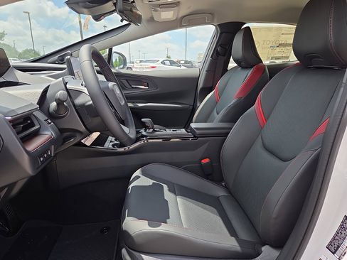 New 2026 Toyota Prius Plug-In Hybrid FWD image 9