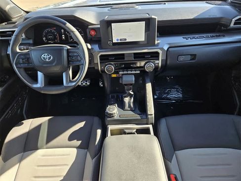 Used 2024 Toyota Tacoma TRD Sport image 11
