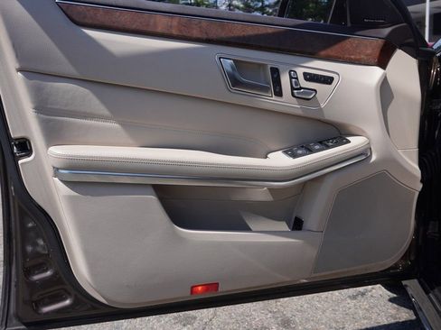Used 2014 Mercedes-Benz E 350 4MATIC Sedan image 22