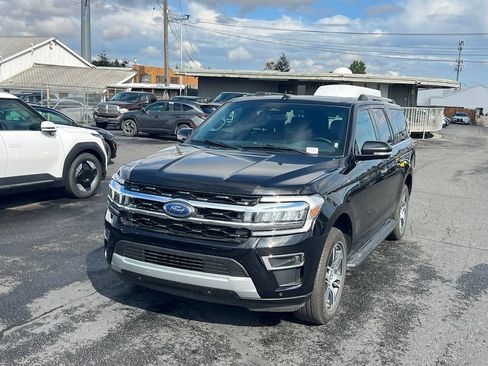 Used 2024 Ford Expedition Max Limited AWD/4WD image 3