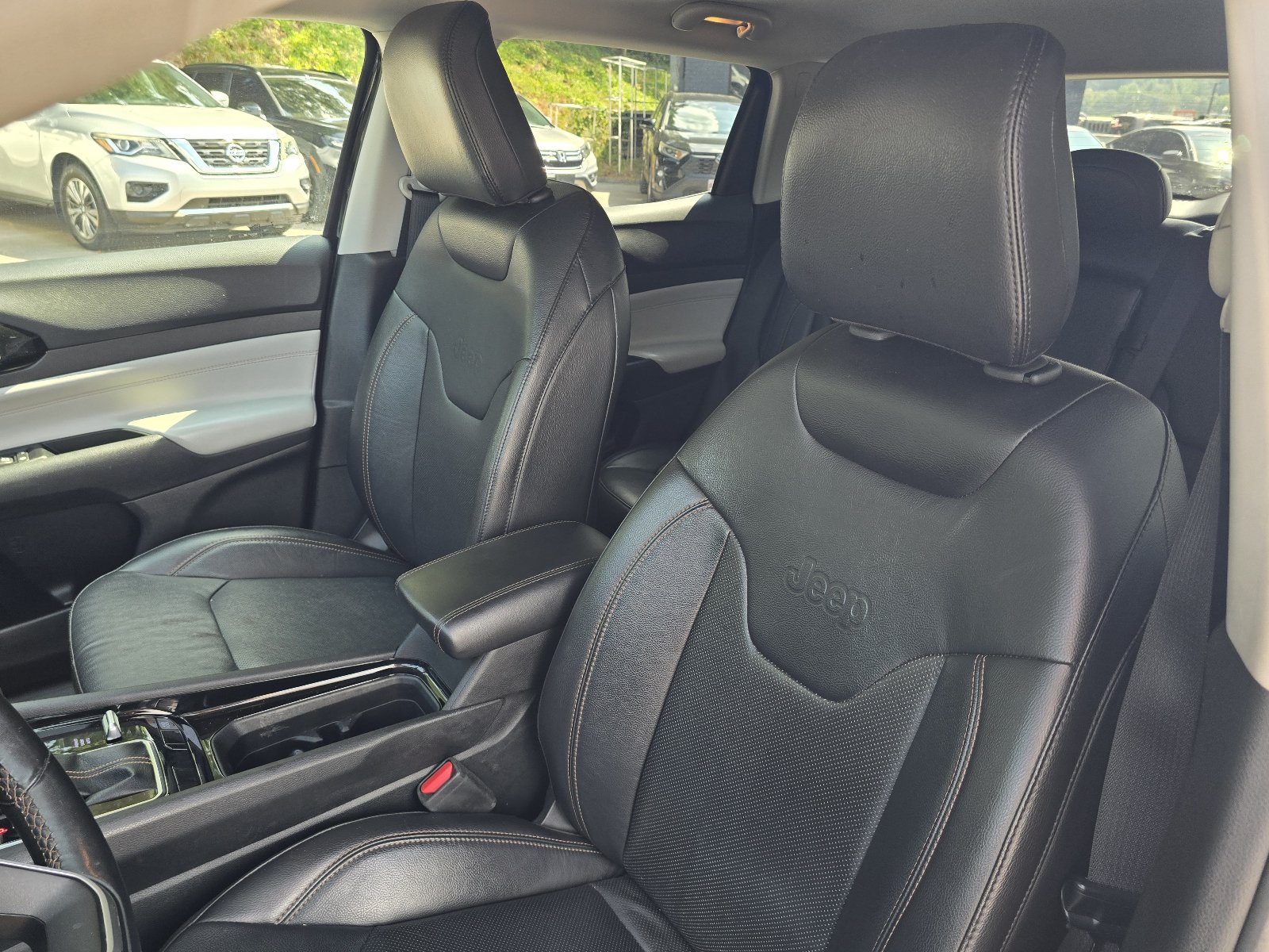 Used 2022 Jeep Compass Limited AWD/4WD image 13