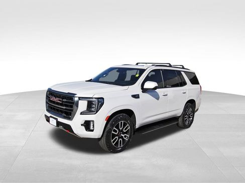 Used 2024 GMC Yukon AT4 w/ Technology Package image 2