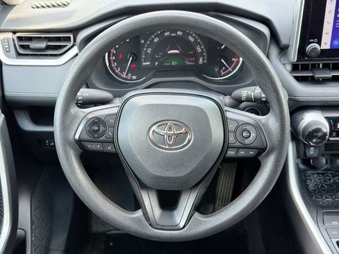 Used 2024 Toyota RAV4 XLE FWD image 13
