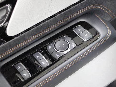 Used 2025 Lincoln Aviator Black Label AWD/4WD image 6
