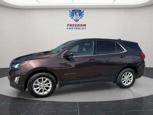 Used 2020 Chevrolet Equinox LT image 2