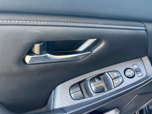 Used 2025 Nissan Sentra SV FWD image 18