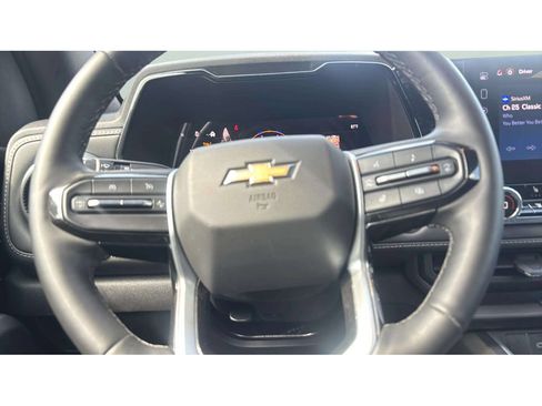 Used 2025 Chevrolet Colorado LT w/ LT Convenience Package AWD/4WD image 14