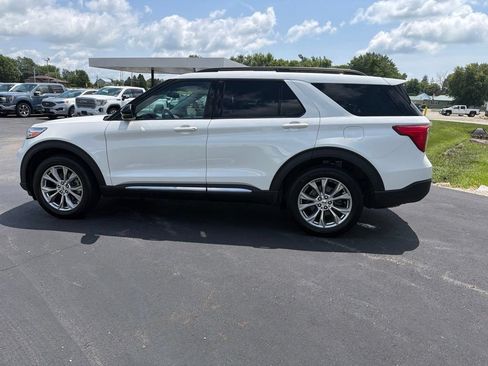 Certified 2024 Ford Explorer XLT w/ Equipment Group 202A AWD/4WD image 7