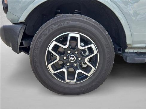 Used 2024 Ford Bronco Outer Banks AWD/4WD image 21
