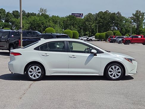 Used 2021 Toyota Corolla LE FWD image 6