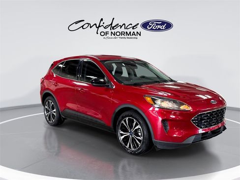 Used 2022 Ford Escape SE w/ SE Sport Appearance Package image 11
