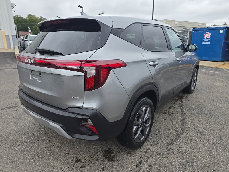 Used 2024 Kia Seltos LX AWD/4WD image 8
