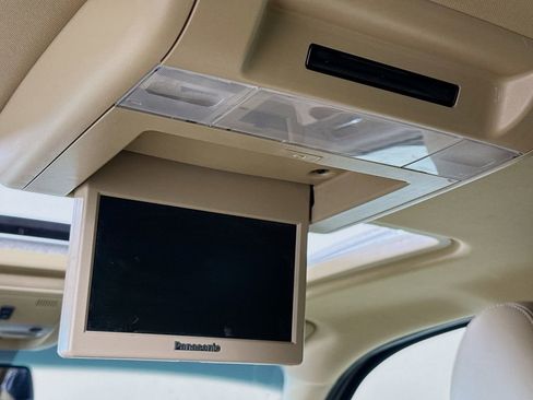 Used 2010 GMC Yukon SLT w/ SLT-2 Equipment Package image 36