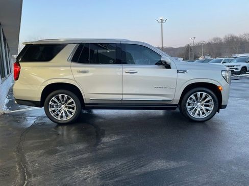 Used 2021 GMC Yukon Denali w/ Denali Premium Package image 4