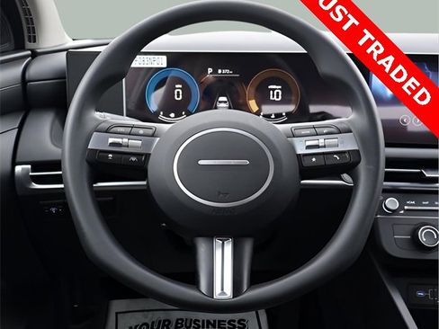 Used 2025 Hyundai Tucson SE image 19