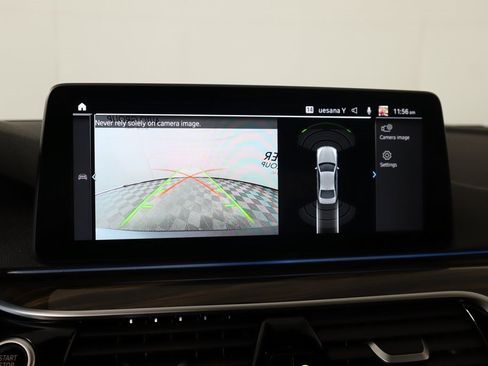 Used 2023 BMW 530e w/ Premium Package image 8