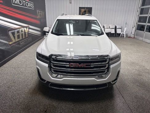 Used 2023 GMC Acadia SLT image 16