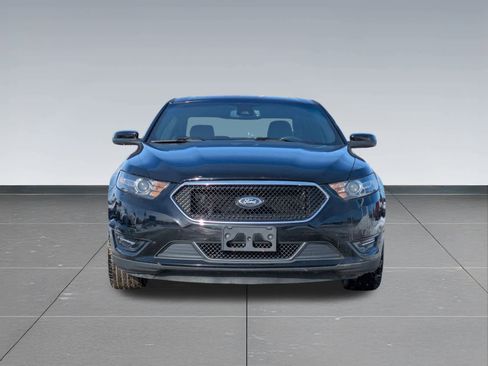 Used 2017 Ford Taurus SHO image 9