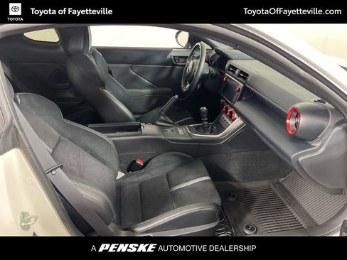 Used 2024 Toyota GR86 Premium image 8
