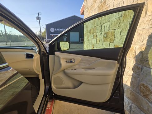 Used 2016 Nissan Murano S w/ Navigation Package image 8