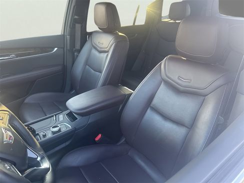 Used 2021 Cadillac XT6 Premium Luxury image 16