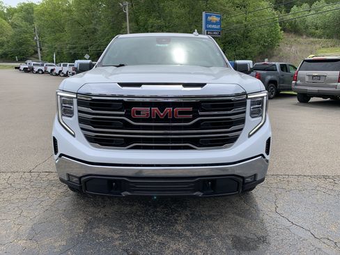 Used 2024 GMC Sierra 1500 SLT AWD/4WD image 17