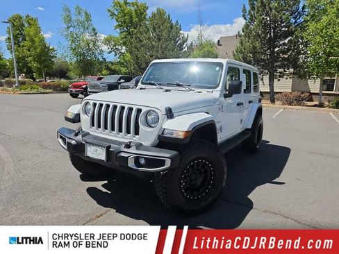 Used 2021 Jeep Wrangler Unlimited Sahara w/ Uconnect 4C Nav & Sound Group AWD/4WD image 1