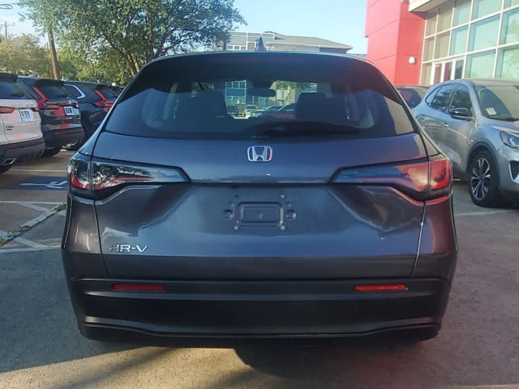Used 2025 Honda HR-V LX image 5