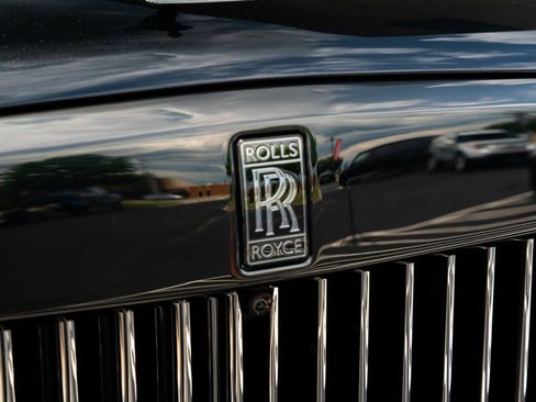 Used 2022 Rolls-Royce Cullinan Black Badge AWD/4WD image 7