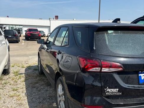 Used 2023 Chevrolet Equinox LS FWD image 6