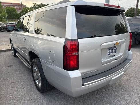 Used 2020 Chevrolet Suburban Premier AWD/4WD image 6