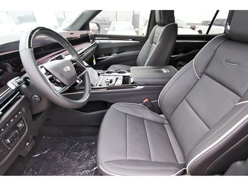 New 2026 Cadillac Escalade Luxury w/ Touring Package AWD/4WD image 6