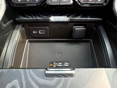 Used 2022 GMC Yukon Denali AWD/4WD image 41