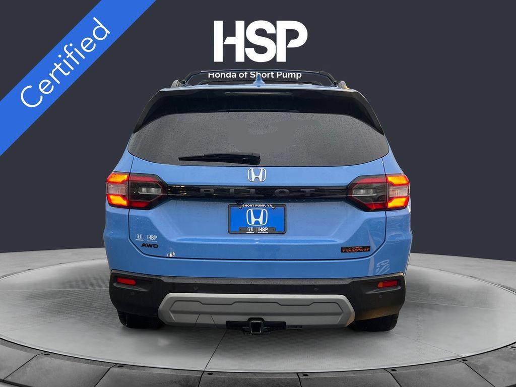 Used 2025 Honda Pilot TrailSport image 4