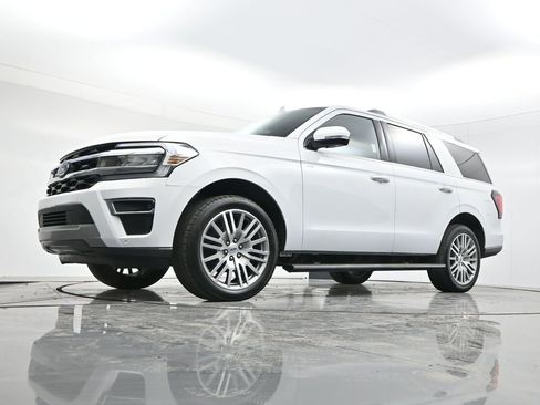 Used 2024 Ford Expedition Limited AWD/4WD image 47