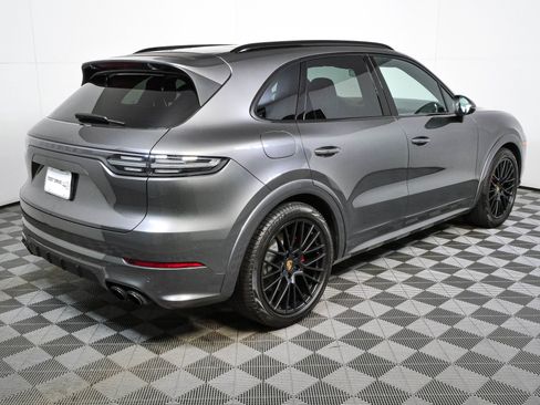 Certified 2023 Porsche Cayenne GTS w/ Premium Package AWD/4WD image 29