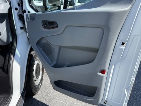 Used 2016 Ford Transit 250 148 Medium Roof RWD image 27