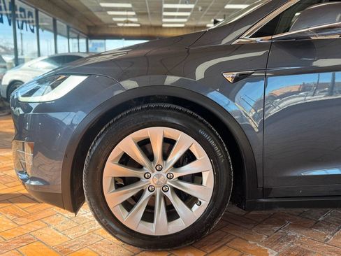 Used 2018 Tesla Model X 100D image 15