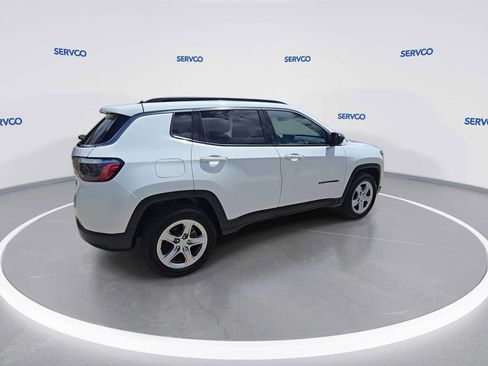 Used 2023 Jeep Compass Latitude AWD/4WD image 9