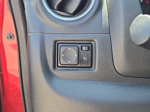 Certified 2016 Nissan Versa Note SR image 26