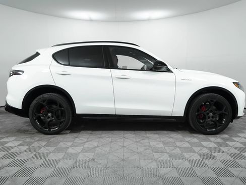 New 2025 Alfa Romeo Stelvio Sprint AWD/4WD image 8