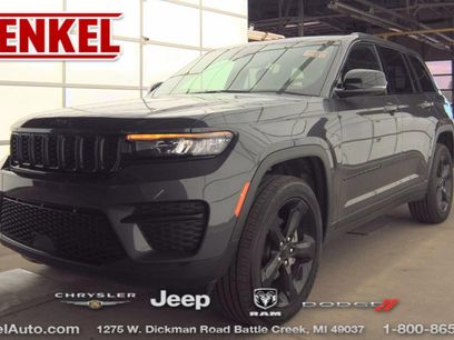Used 2024 Jeep Grand Cherokee Altitude
