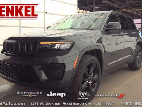 Used 2024 Jeep Grand Cherokee Altitude image 1