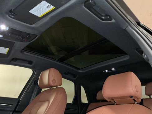 Used 2025 Audi Q3 2.0T Premium w/ Convenience Package image 5