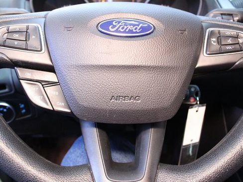 Used 2017 Ford Focus SE image 18