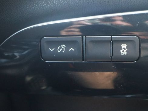 Used 2016 Toyota Prius Two FWD image 28